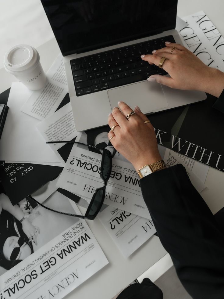 Guide complet : Créer une stratégie de contenu qui convertit en 2025